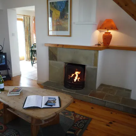 別荘 Village No 9 By Trident Homes *